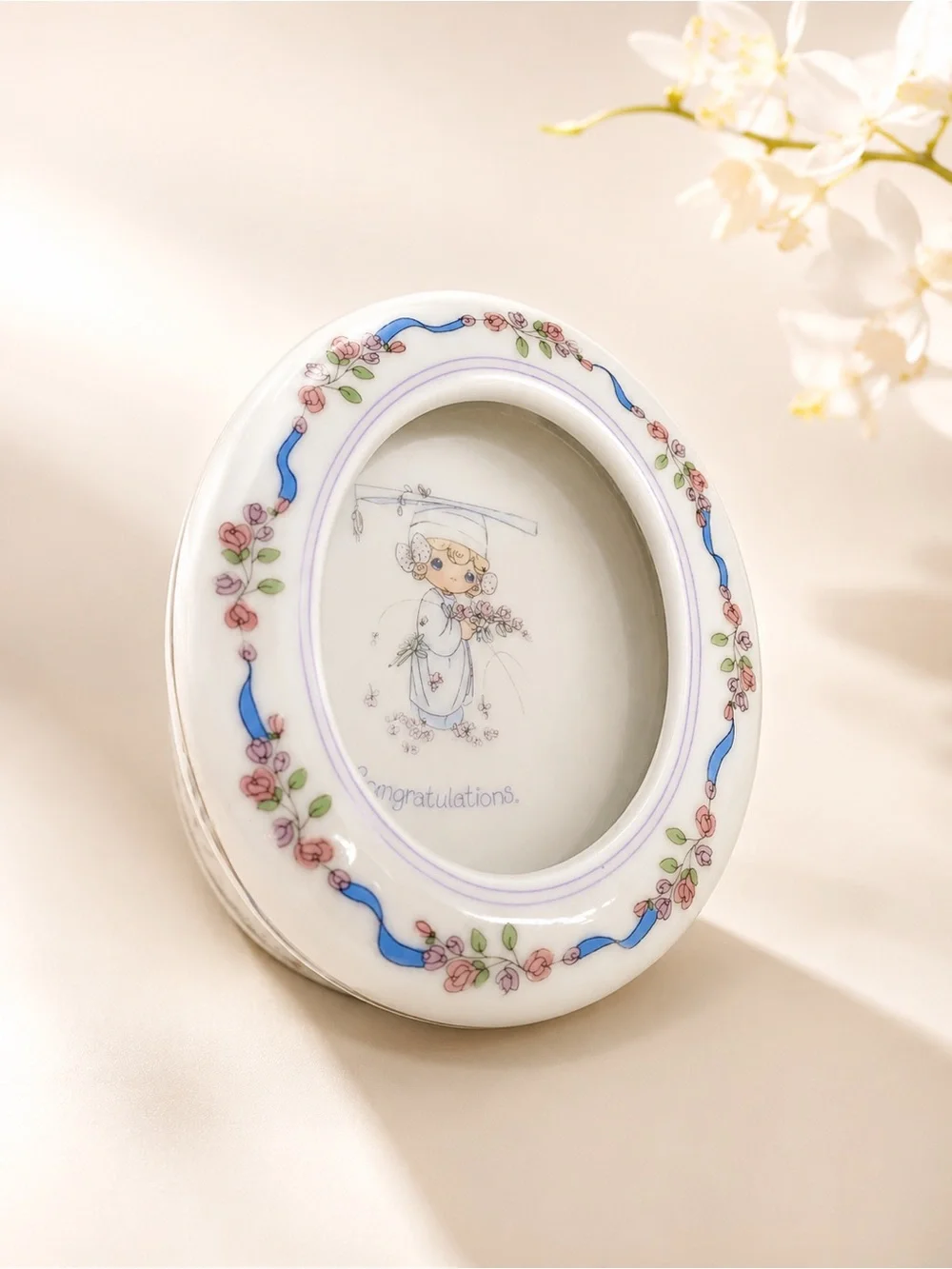 Vintage 1994 Precious Moments Graduation Picture Frame Porcelain Oval 2x3